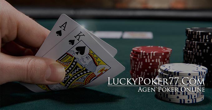 Genggam Kartu Poker dan Menang Bermain Judi Online